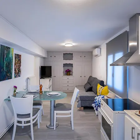 Restia Seaside I, 50m From Megas Gialos